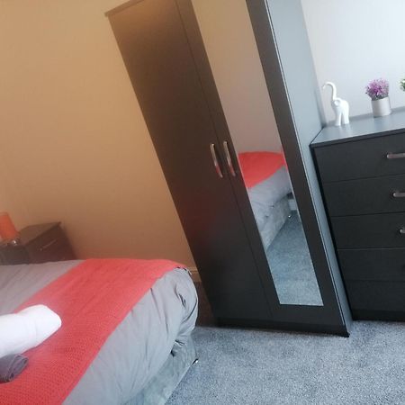 Rossy Home Of Relaxations Stoke-on-Trent Buitenkant foto