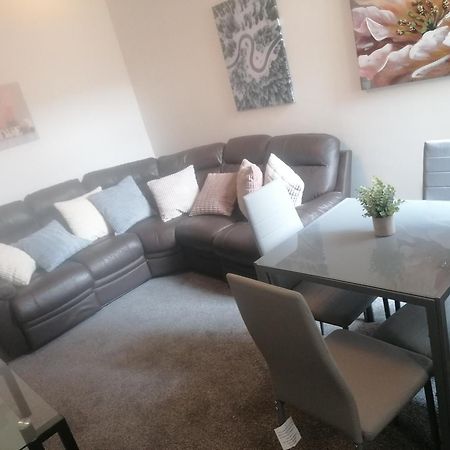 Rossy Home Of Relaxations Stoke-on-Trent Buitenkant foto