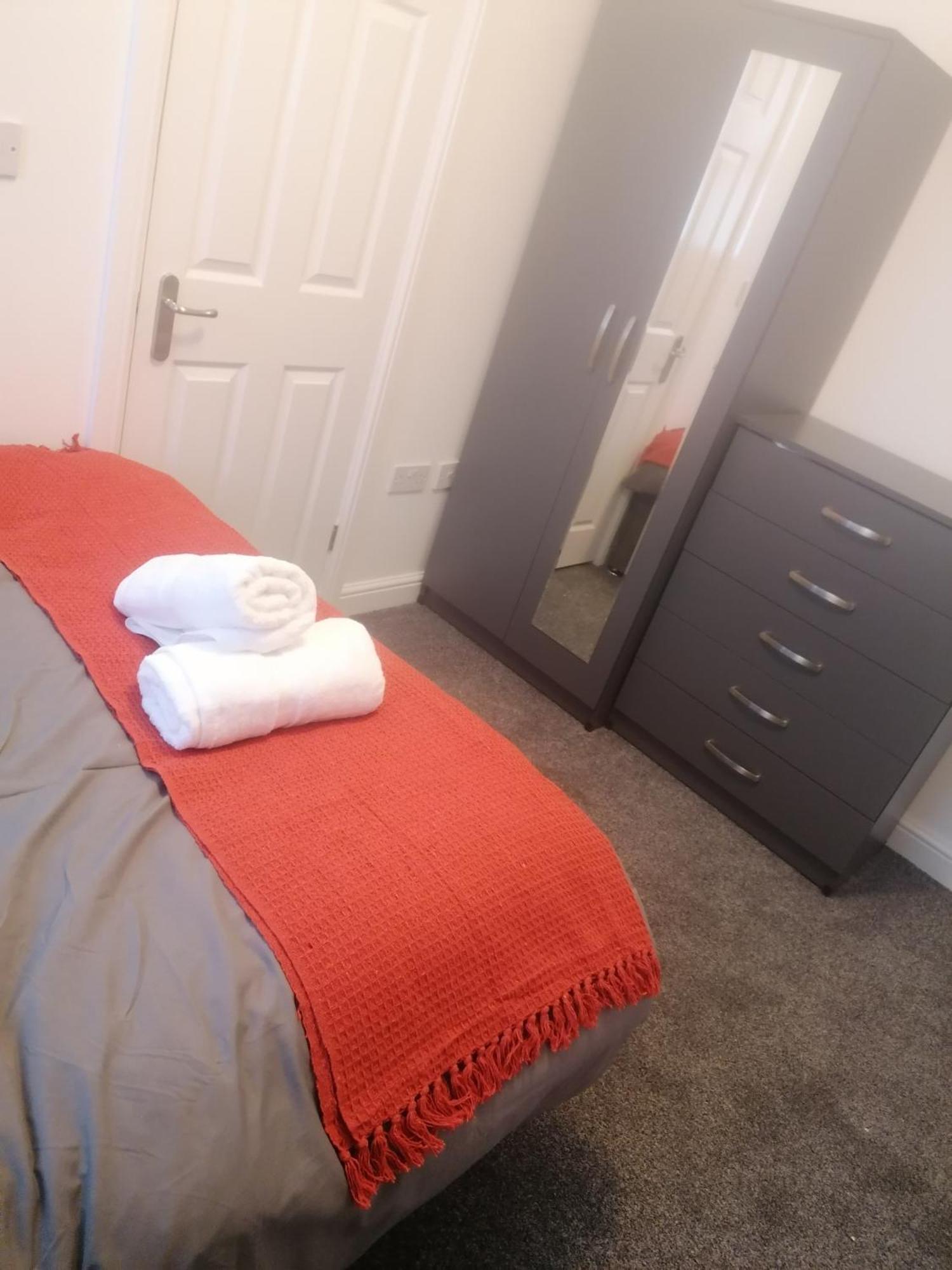 Rossy Home Of Relaxations Stoke-on-Trent Buitenkant foto